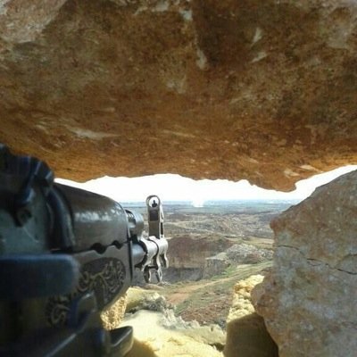 ماسلمنا من سكاكين القرايب . ولا سلمنا من اقاويل الصداقه . ابشع الصدات صدات الحبايب . واشنع الطعنات طعنات الرفاقه .