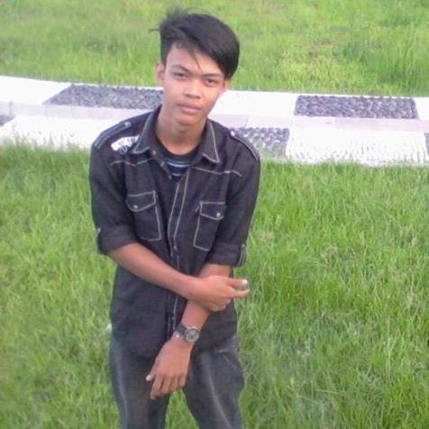 ade_inhil's profile picture. mencari teman yg bisa mengisi hari2 kita denan senyuman..