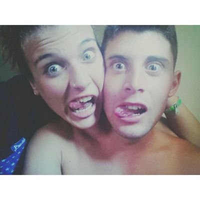 Enamorado de mi niña @meenxu96 ♥. Luchando mil batallas por dentro, con mil sonrisas por fuera.
