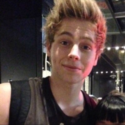 I'm a Luke's girl, I'm obsessed. I need a Luke follow. Have a nice day!