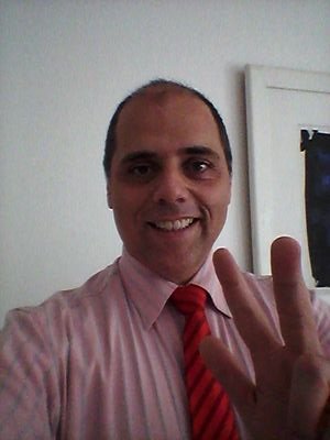 Apaixonado por gente descente, fã da empresa familiar. Economista, Coach e Mentor de Novos Negócios.↗️