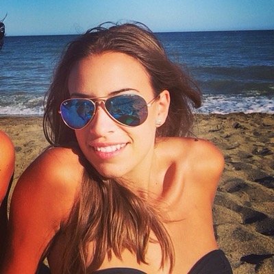 Ebria de felicidad/ Tengo un carácter de mierda, pero soy buena en el fondo