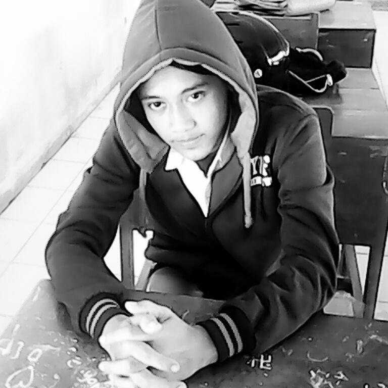 Nama	: Syahidul Fitri
TTL	: Pemalang,12-juni-1997
Alamat	: Gunung Batu
	Bodeh-pemalang