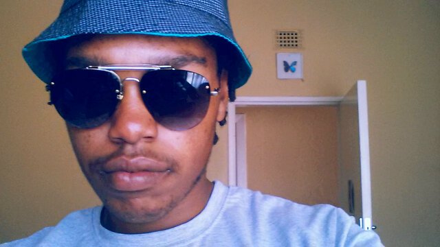 Fizztozz's profile picture. I like to laugh and I love music....and a very friendly person