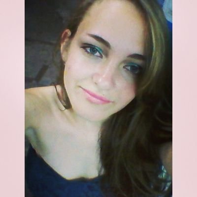 Tenho 1.7 aninhos, sou feia, mas sou super gente boa.. Ciumenta as vezes, e chata p crlh qnd to de tpm.. Quer saber mais ? Me segue que sigo de volta (;