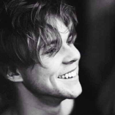 Ashton will follow you, dont give up:) Just ask me to retweet your tweets or DM you to him at @irwinsjuliet :)