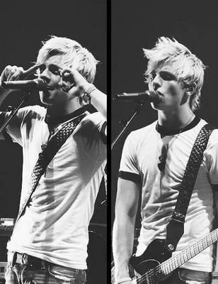 ♣ Ripped skinny jeans lying on the floor ♣