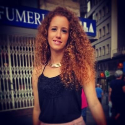 Q la vida iba en serio, uno lo empieza a comprender más tarde... Yo vine, a llevarme la vida por delante! :)