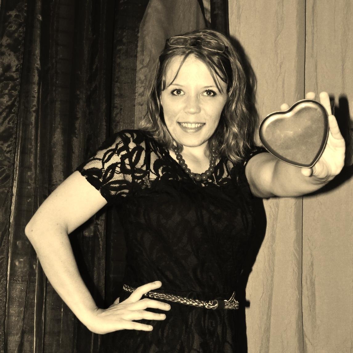 lacreademilka's profile picture. Une polonaise Parisienne , gérante de sa marque @lacreademilka , une passionnée de son métier de bijoutière, et une grande Yepatituuuuuude ! ;)