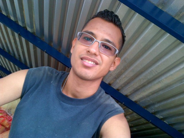 No temas, porque yo estoy contigo; no desmayes, porque yo soy tu Dios que te esfuerzo; siempre te ayudaré, siempre te sustentaré con la diestra de mi justicia