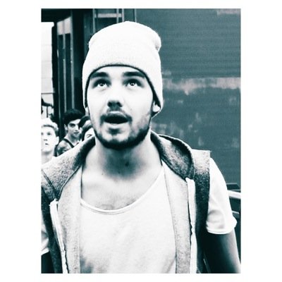 Roses are red, violets are blue, Liam Payne is better than you