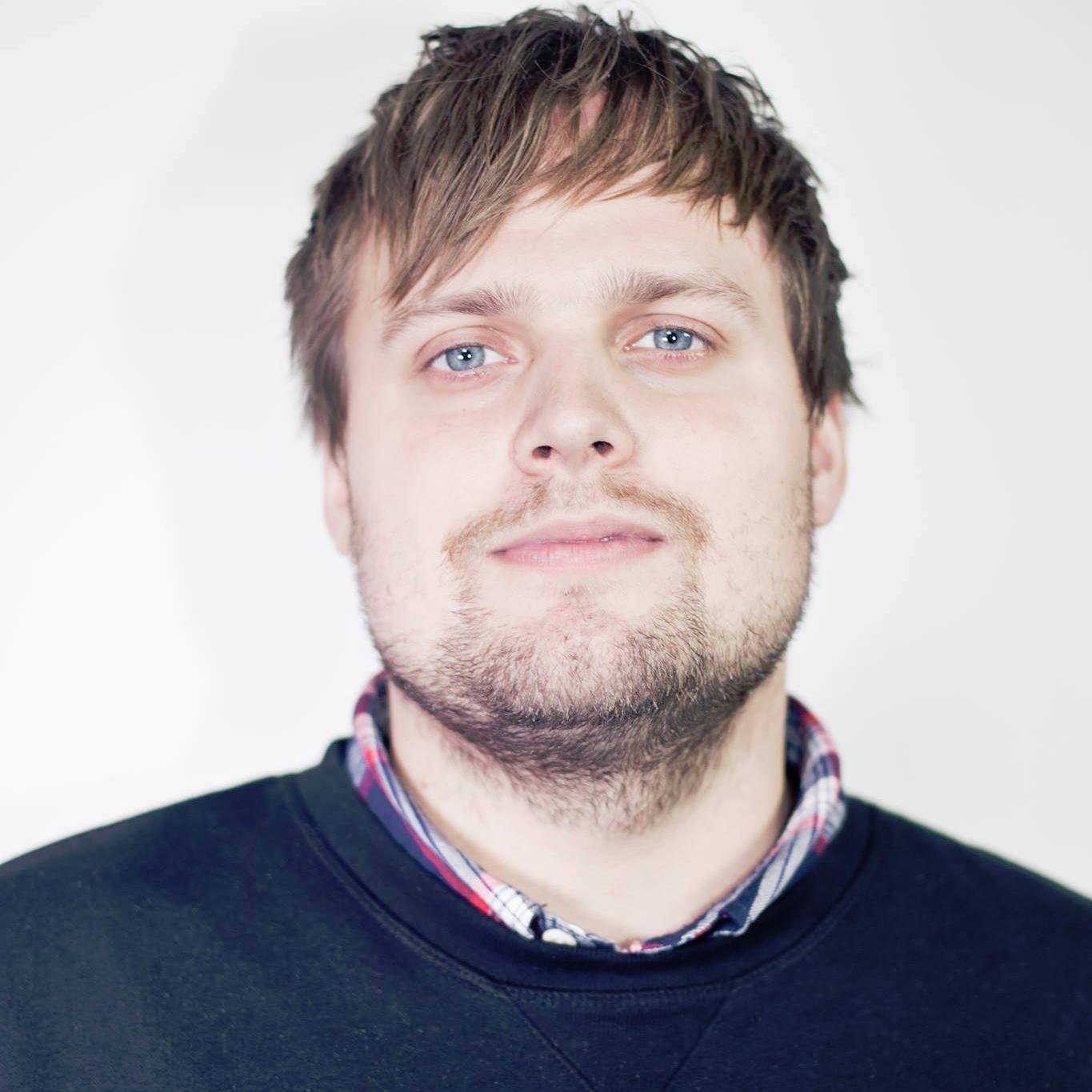Retired SC2 progamer.