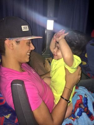 somos un club dedikado solo para daniel (CHICHARITO) MESERITO CHALECO ROSA ACABATELO SOMOS DE MORELIA MICHOACAN