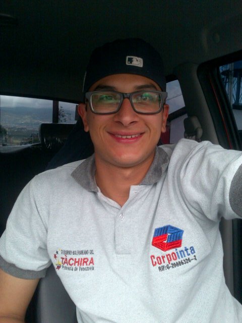 23. Estudiante de ADM de Emprezas-IUFRONT VINOTINTO♥100% Deja Que La Vida Te Sorprenda♬☺