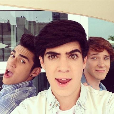 amo a CD9 .por favor siganme