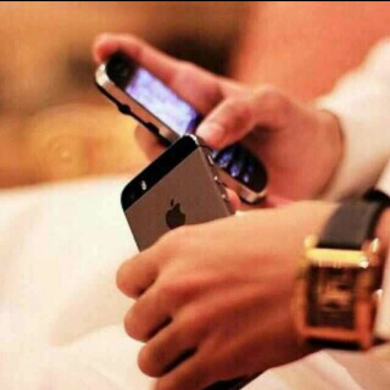 ترى السعاده طاعة الله ورجواه في غير هذي لاتدور سعاده انصح وذكر واعمل الخير تلقاه الله يذكرنا .. لقول الشهاده
