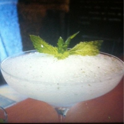 CasaDelPez's profile picture. Disfruta del ambiente de Casa del Pez, acompañado de buenos gintonic al mejor precio en el corazón de Malasaña