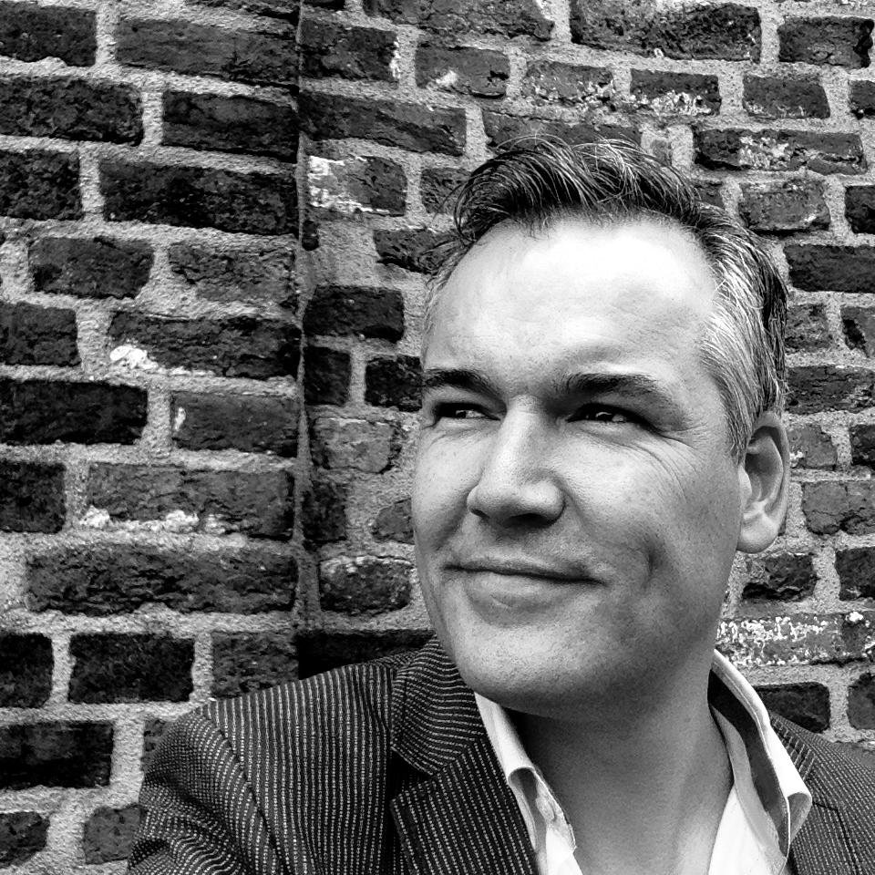 Creative director of Goal043. Speclialized in serious gaming, gamification mobile and web.