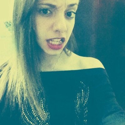 Quem se descreve se limita.