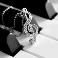 Lis ma bio, apres regarde mes tweets ! ---Abonne toi---Le piano c'est ma vie *.*
Dans mes ---favoris --- Mes meilleurs tweets ;-) Je follow back ! :)