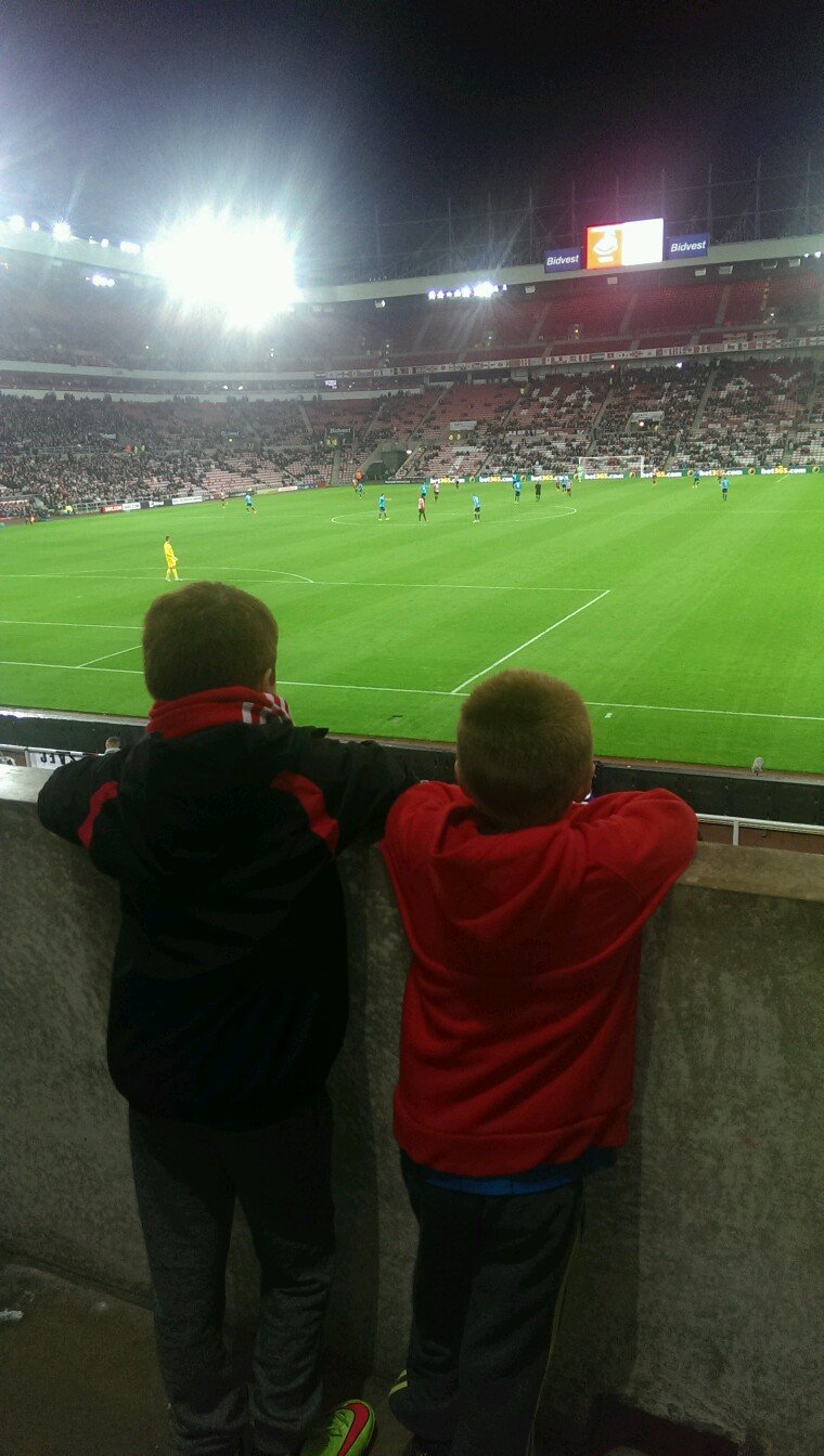 top grafter at donwood double glazing and of course number 1 dad to me 2 lil dudes