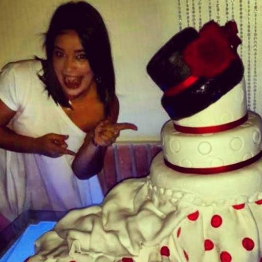 QueenBeepostres's profile picture. Todo En Repostería y pastelería para hacer de tus celebraciones un momento único! nos trasladamos a donde estés. Tlf: 0424-5201796 instagram: queenbeepostres