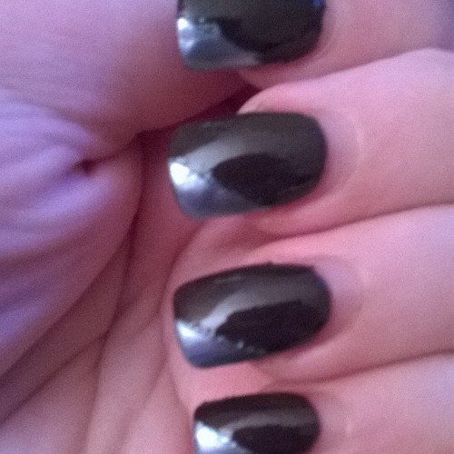 AzmatMomna's profile picture. 