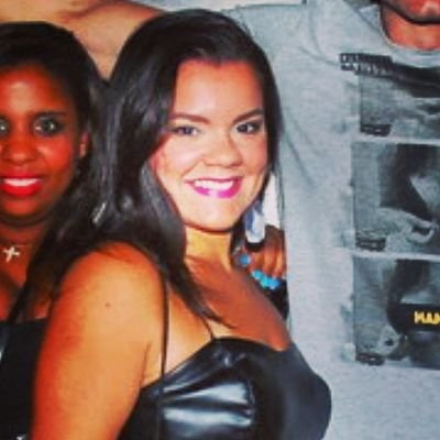 Carioca, estudante de Serviço Social, virginiana, flamenguista, detalhista, consumista e super alto-astral. (: