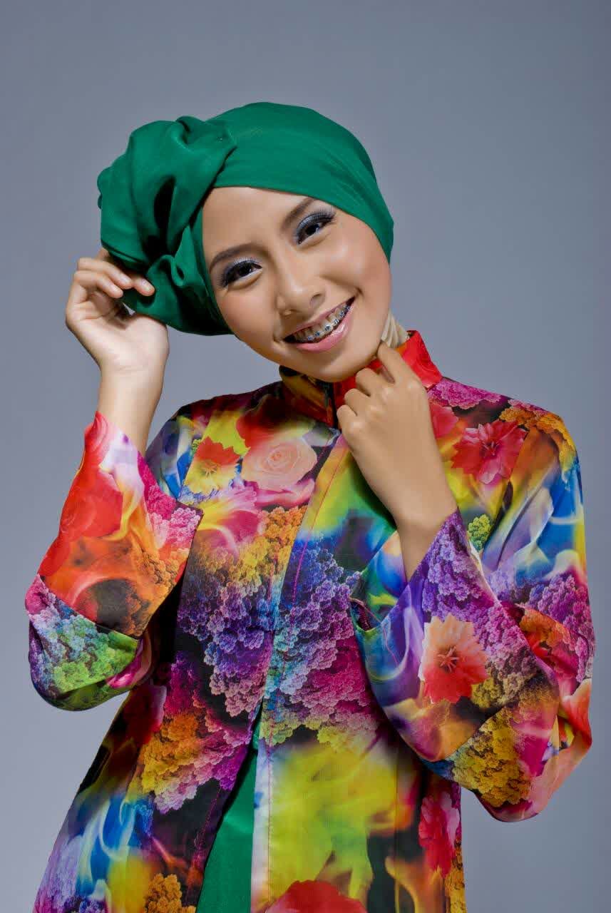 Ning Surabaya 2013/Runner Up 1 Duta Intuisi 2013/5 Besar Red-A Deteksi model competition/10 Finalis ACBP 2011/FKM UNAIR 2012/Ganda SP (Alternator) :*