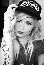 Demi é diva porque sim!!!!