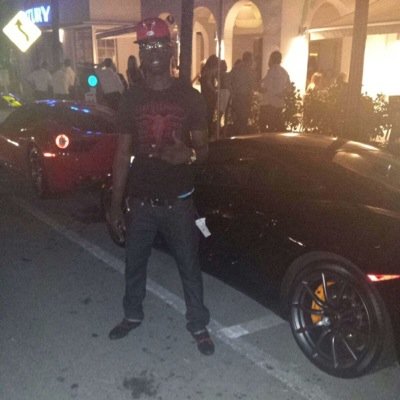 LETS CATCH A FLIGHT #1stklasz #miamiLiving #Livefast #DieHappy #follow me on IG: @1stklasz