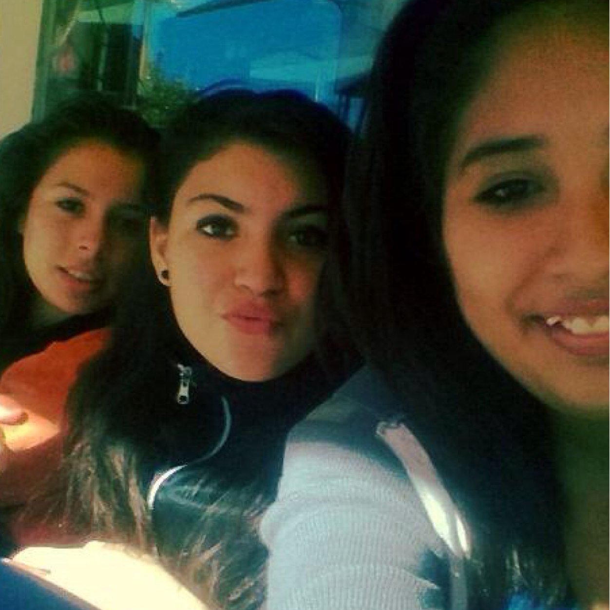 Lo mejor de mi vida son mis amigas y a mi si me gusta estudiar jajaja