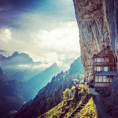 mohd_alwazzan's profile picture. السياسه فن يمنع الناس من التدخل فيما يعنيهم