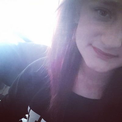 plz follow me trying to get 1000 followers xx