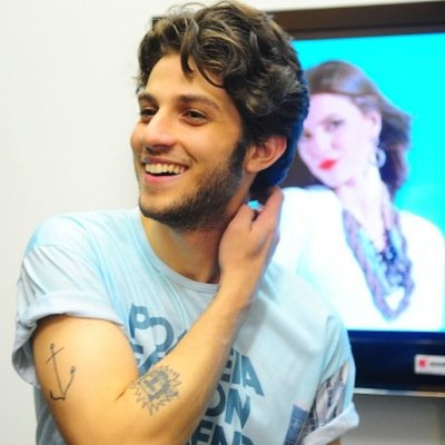sorria e acene
