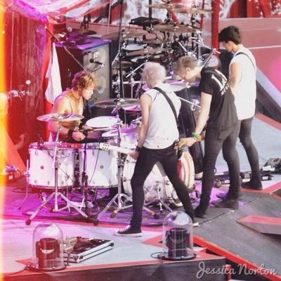 Turn your notifications on for updates on everything 5SOS! You can DM us for anything! Also doing imagines.