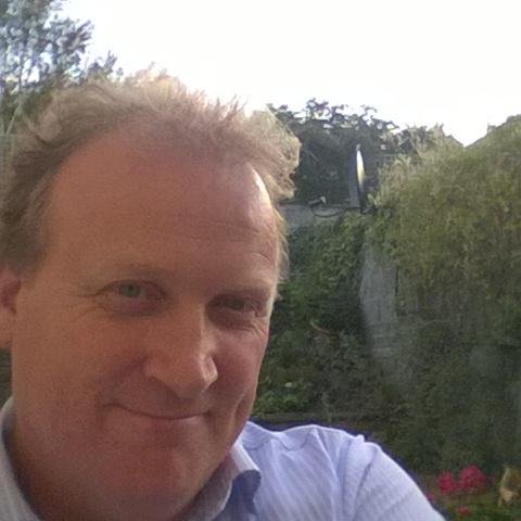 B2B Marketing Enthusiast. Content, account-based marketing, challenger marketing .... music to my ears. Opinion my own.