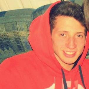 me lastimaron mucho en la vida pero sigo firme ;)
