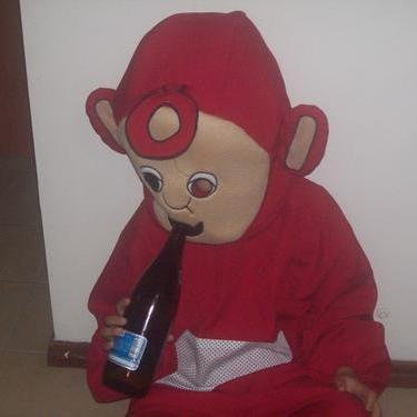 elpatadepollo's profile picture. Tengo hongos en los pies desde los 12.