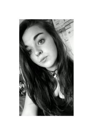 lou.                                                                                    luke hemmings enthusiast