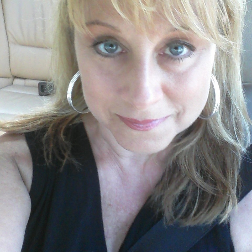 Momager of @geenaduffymusic