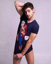 i like gaming im not gay and i like girls