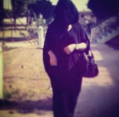 مهرة (بدو) وقلبها قلب رجال عووبا وعطران
 الشؤارب هدفها مهره وراغبها ثمانين خيال 
تلعب على المصراع
محدآ عسفها