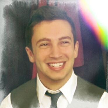 PLEASE FOLLOW @TYLERS_SINK FOR A FOLLOW BACK AND TWEETS ABOUT TWENTY ONE PILOTS AND MORE OK ♥ ♥ ☺