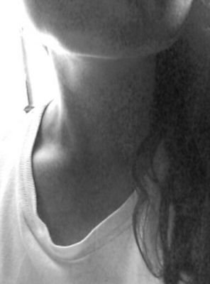 noseniquiensoy0's profile picture. I'm broken, lost and alone. Deb, cat, izzy.