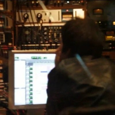 Simonbarber26's profile picture. Dad to one awesome little man!