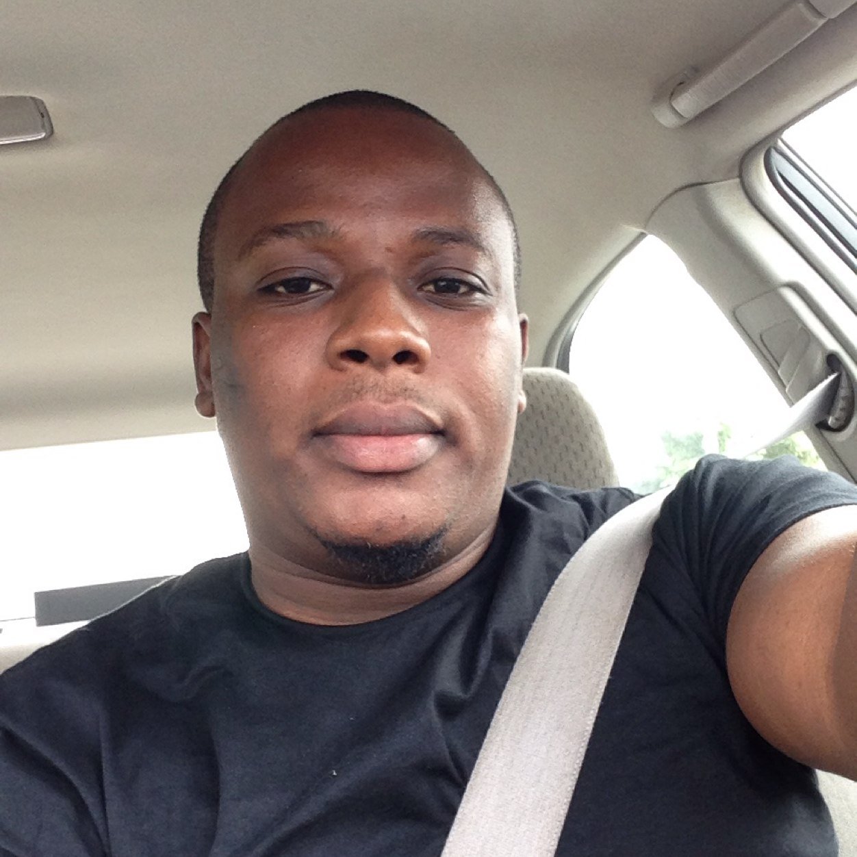 Graphics Designer, CFO Search comics.  #TeamScorpio, #ThereIsMoneyToBeMade... With the bullshit life is still great!