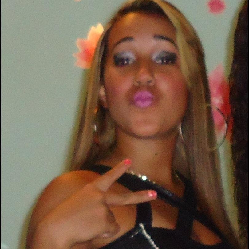 SCristinne19's profile picture. 