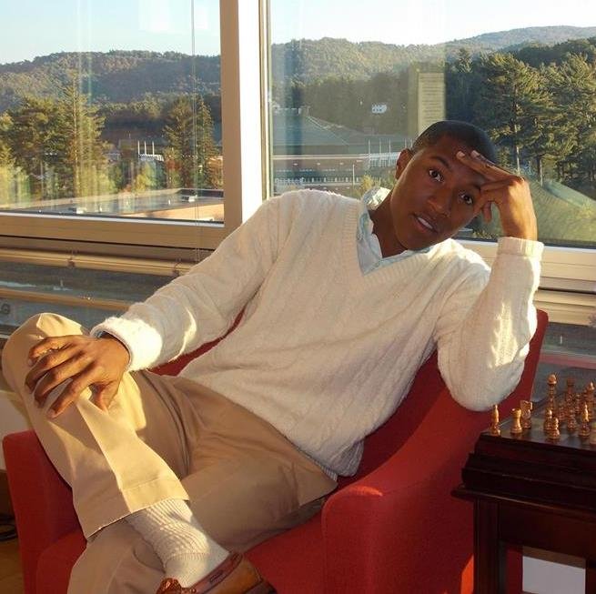 Asheville, NC 22 #AppalachianState #ASU'16 A strong man takes care of himself. A stronger man takes care of himself and others!
IG: k4keevo
SC:keevonbaten