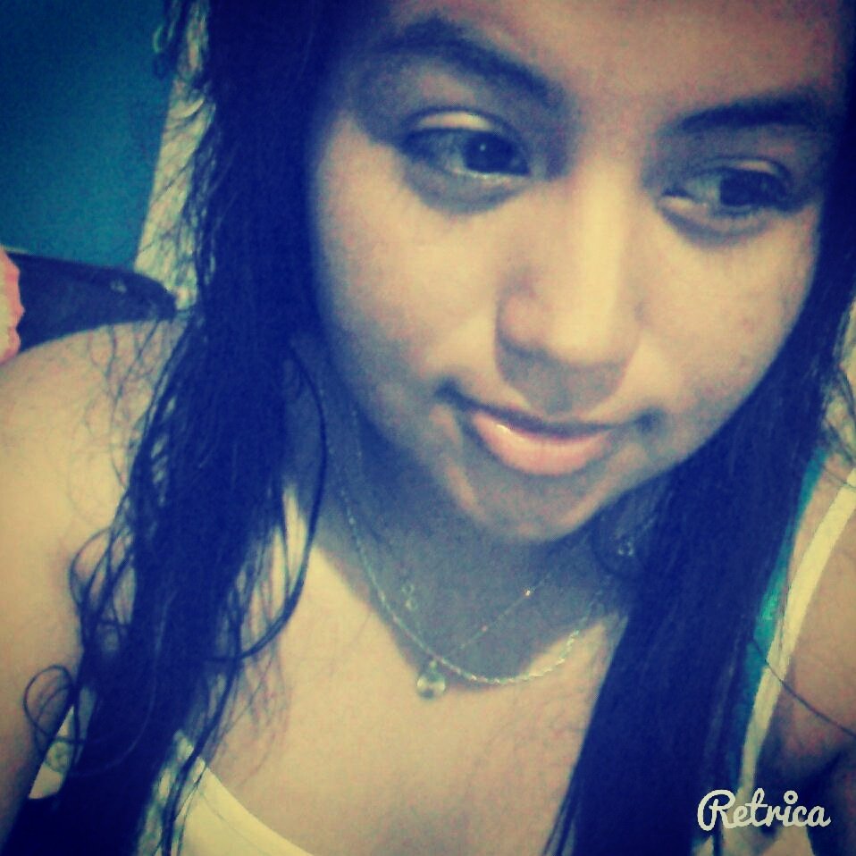 Soy la persona más feliz del mundo cuando me dices hola o me sonríes, porque se que, aunque haya sido para solo un segundo, has pensado en mi.